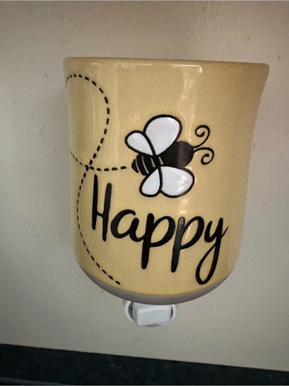 Scentsy Bee Happy Yellow Wax Warmer Wall Plug